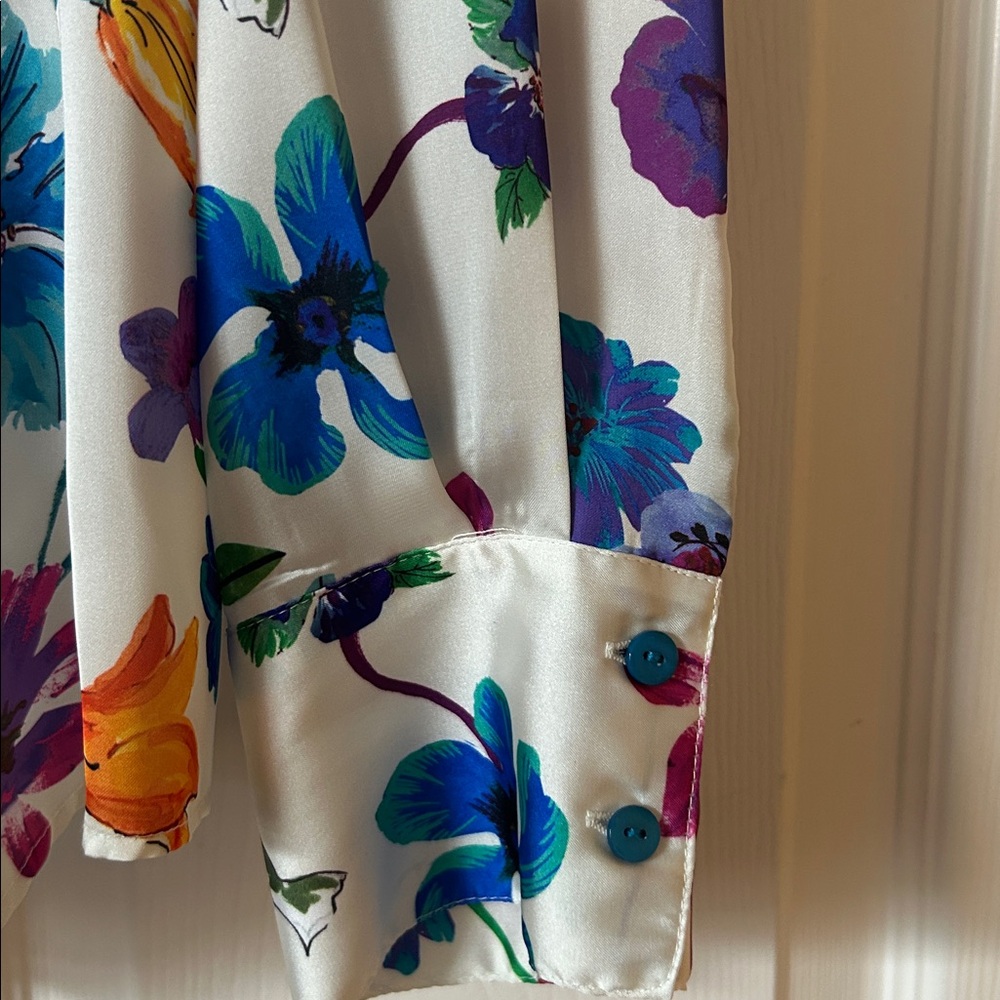 Zara White satin Floral Button-Front Shirt with Blue, Purple & Yellow Blooms - Picture 4 of 5